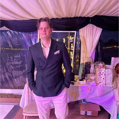 Professional Male seeks a double room Main Photo