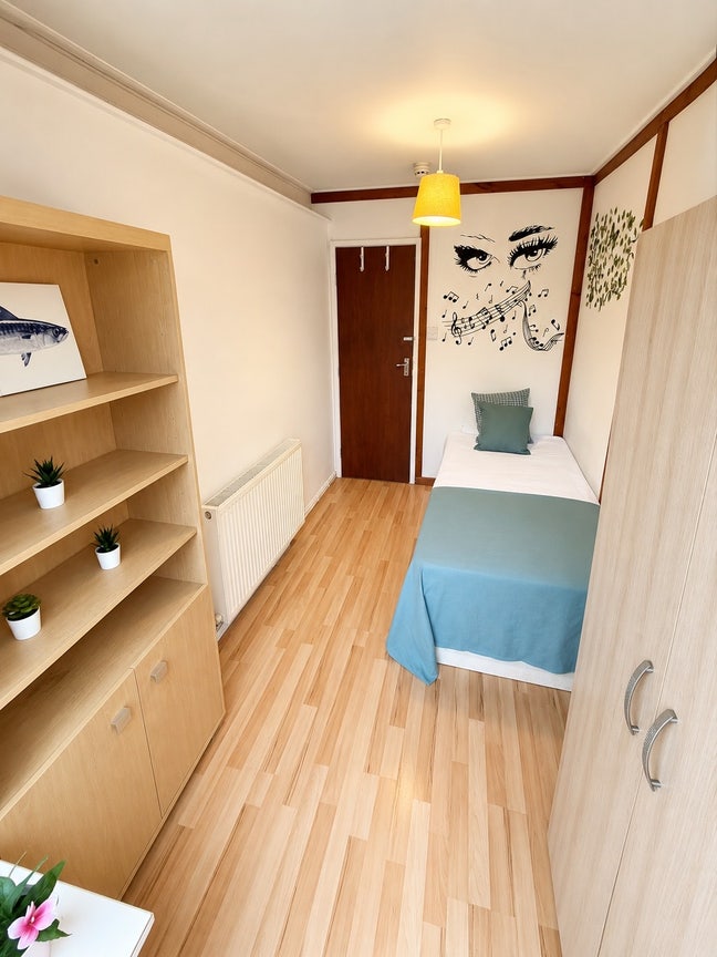 Cheapest Single Room with Private Garden  Main Photo