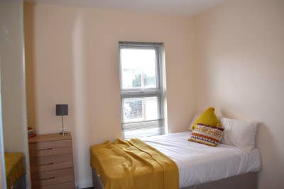  Double Room - GREAT Price BS5 Main Photo