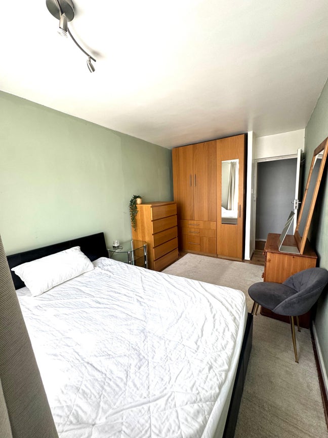Double Room Available - Oval/Brixton – &pound;850pcm Main Photo