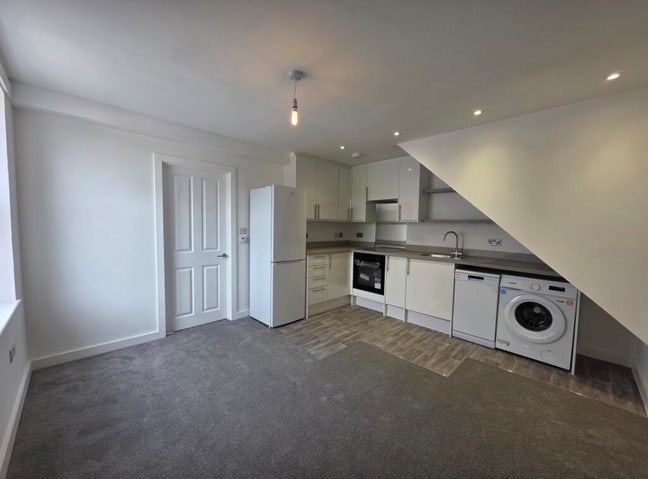 2 double rooms in central old town serviced flat Main Photo