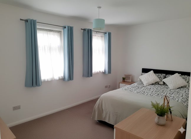 2 Rooms - All Bills Incl - Female Household Main Photo