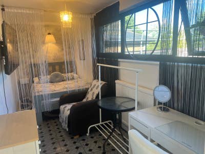 Top Floor Room in Belsize Park Charming Flat Main Photo
