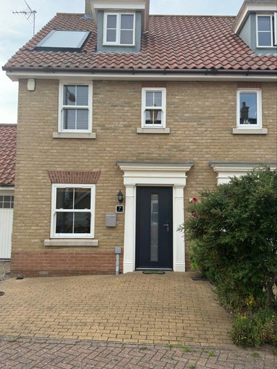 3 Bed Semi-Detached House, Bradfield Drive, NR29 Main Photo