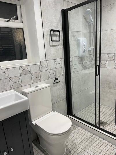 1 bed immaculate studio flat  Main Photo