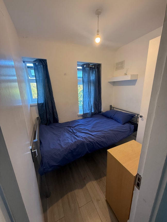 Room for rent Main Photo