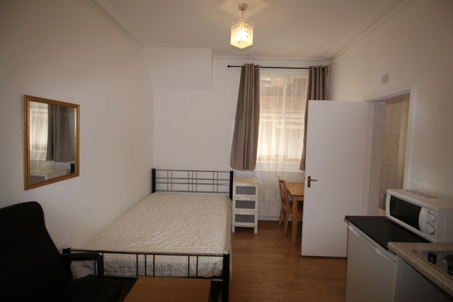 Large Studio. W12  Main Photo