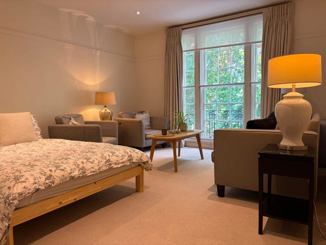 Large and Elegant room in Belgravia Main Photo
