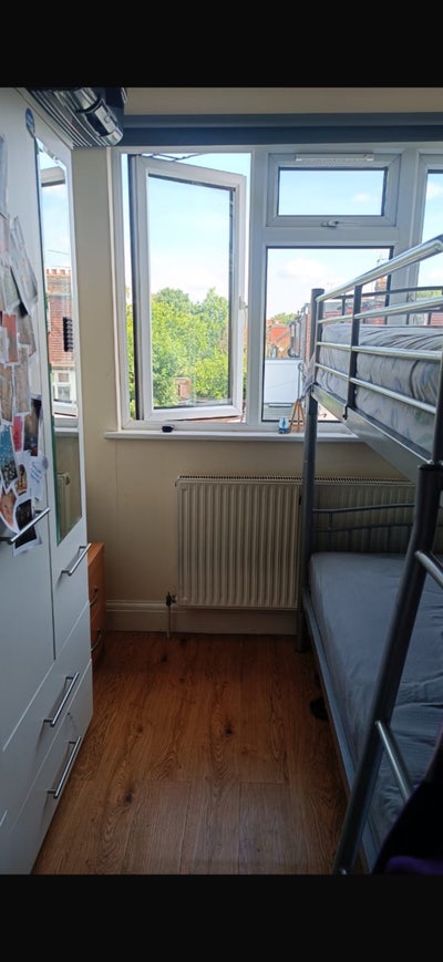 Room to rent in Hendon Main Photo