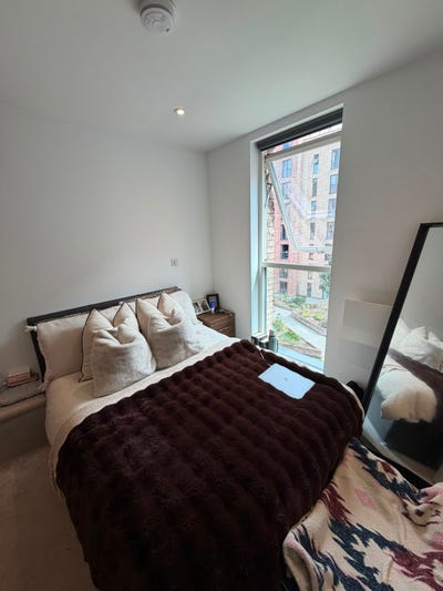 Double room in Salford available  Main Photo