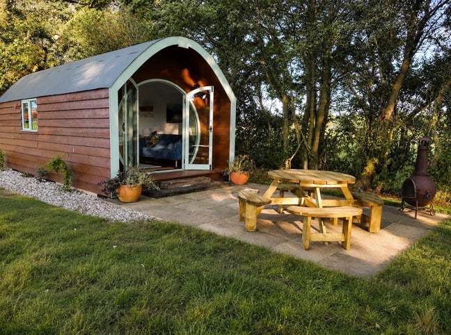 Unique Chalet to rent - nestled under the hills Main Photo
