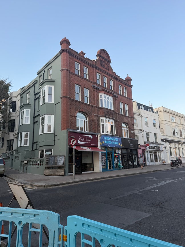 Brand New Rooms - Western Road (All Bills Included Main Photo