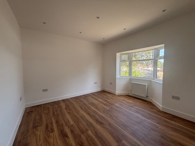Amazing five bedroom house  Main Photo