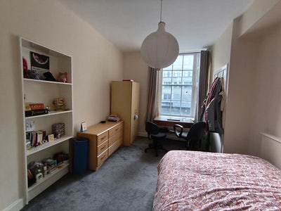 Spacious Room in Student Flat, Dundee Centre Main Photo
