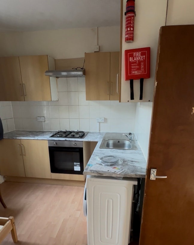 1 Bedroom Flat Available  Main Photo