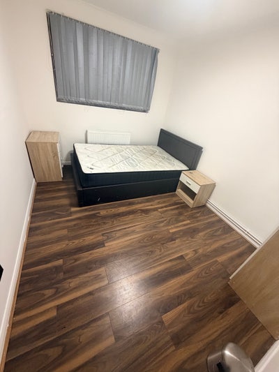 Furnished Double room all bills/ Free Parking  inc Main Photo