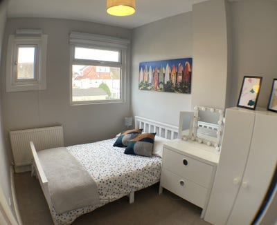 Double room in house w/ lounge close to station Main Photo