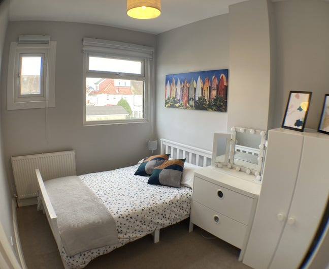 Double room in house w/ lounge close to station Main Photo