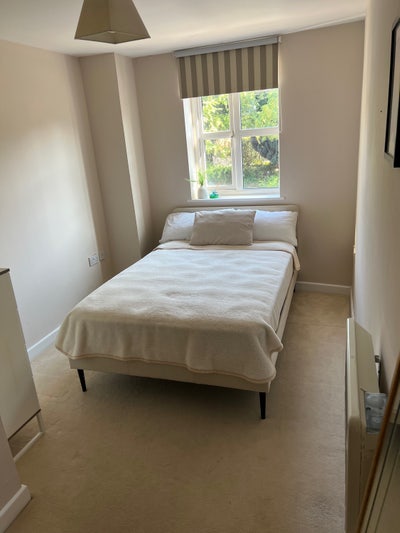 Double room with own bathroom, 5 min walk to town Main Photo
