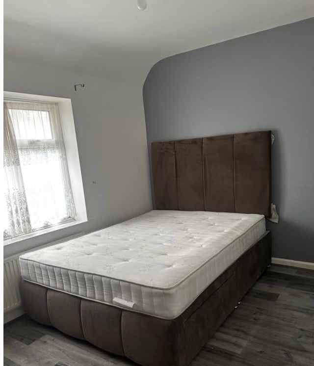 Large double room close to station  Main Photo