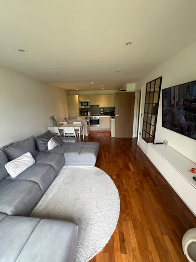 ✨ Double Bedroom with Private Bathroom - Battersea Main Photo