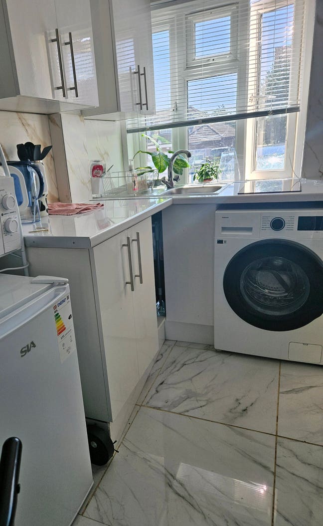 Studio Flat, Erith  Main Photo