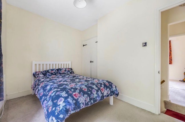 Double room near Winchester town centre  Main Photo