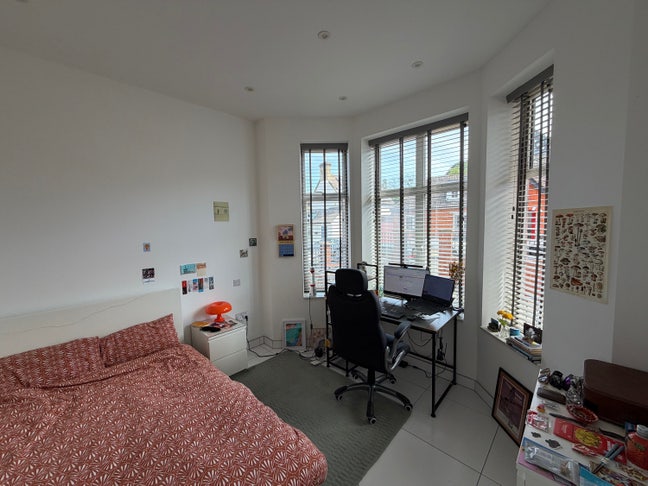 🏡 Spacious double bedroom in Streatham!  Main Photo