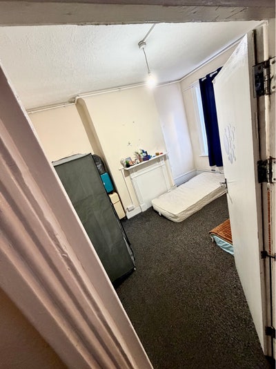 2 sharing room Main Photo