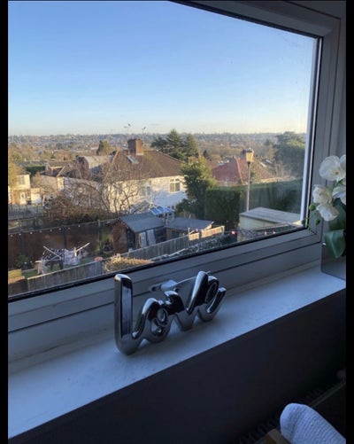 Furnished, clean and tidy room is available Main Photo