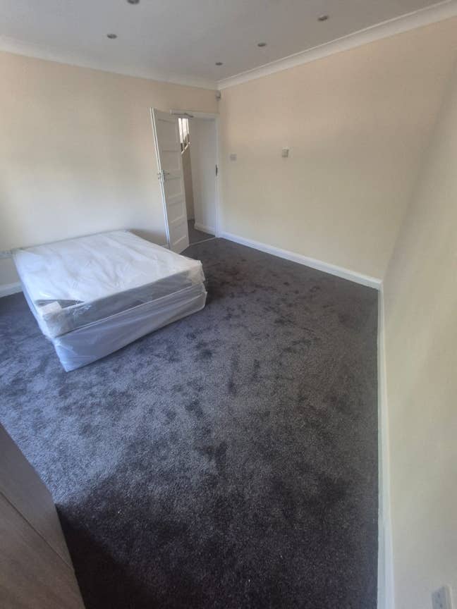Universal Credit Allowed No Deposit 1100 Bromley  Main Photo