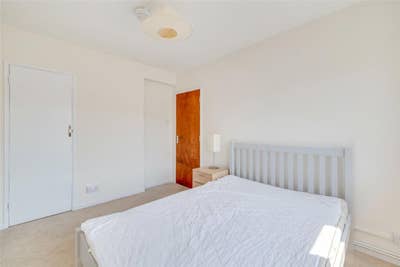 *Bright & Spacious Room* Room in Putney Bridge Main Photo