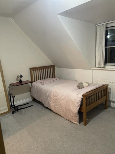  FEMALE  preferred  house  share
 Main Photo