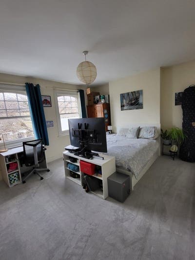 Large double room in West Kensington  Main Photo