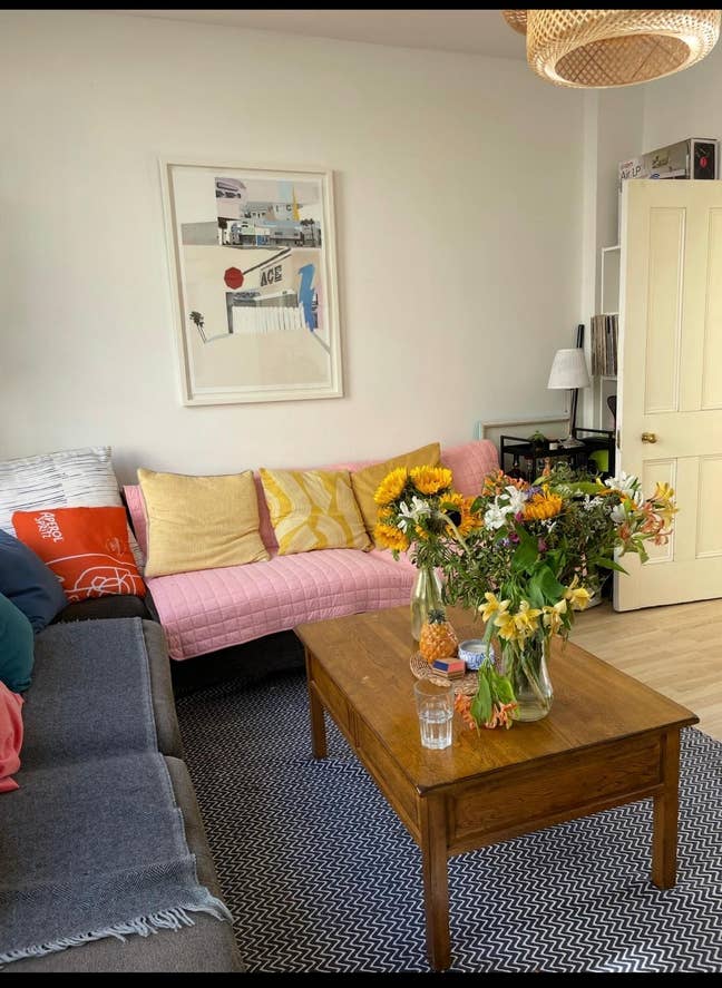A bright, medium-sized double room in Shoreditch  Main Photo