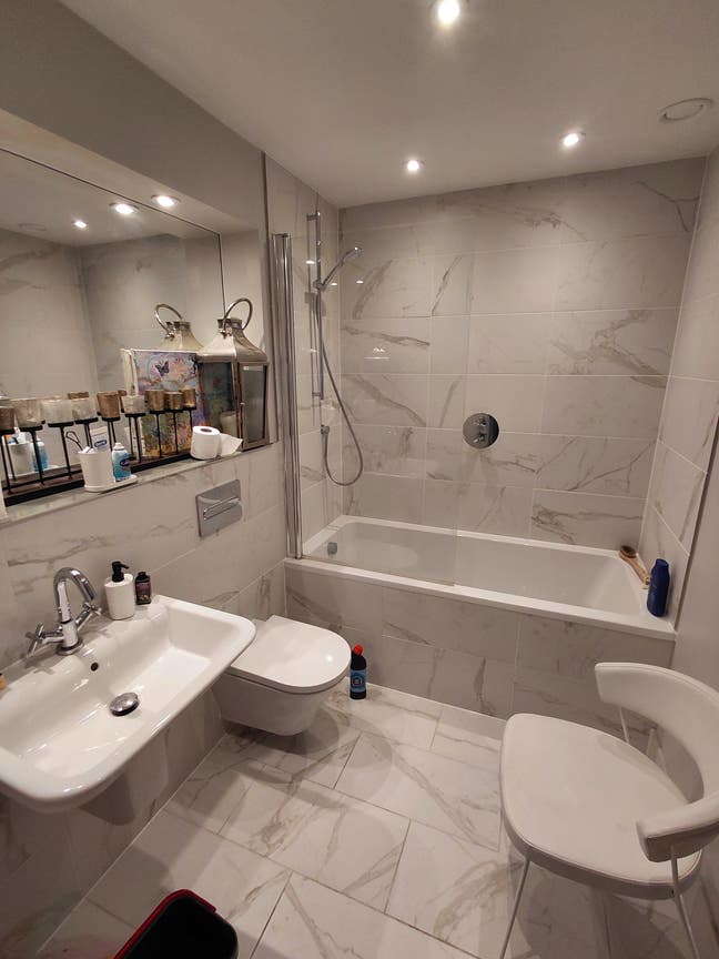 Quiet double room with own bathroom in BS3 Main Photo