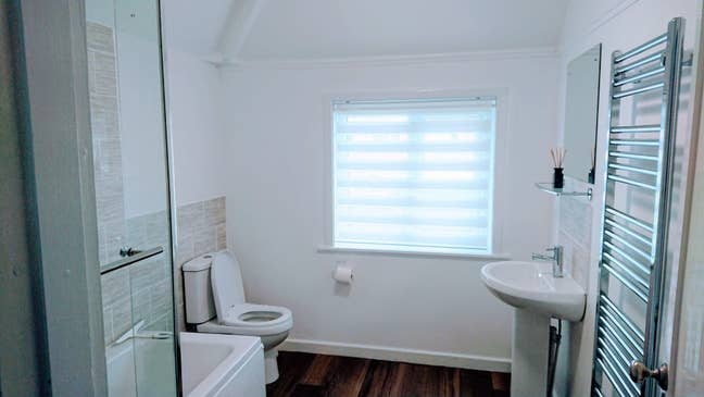 Double room & private bathroom in central location Main Photo