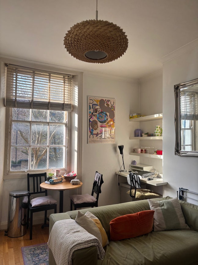 Double room in cute Canonbury flat  Main Photo