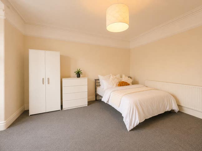 🏡 Large Double Student Room Available – Hull Road Main Photo