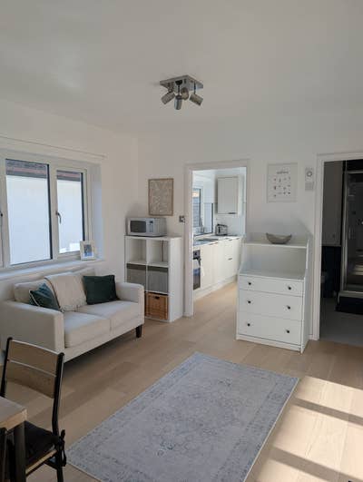 Newly Refurbished 1-Bedroom Annex – All Bills Inc Main Photo