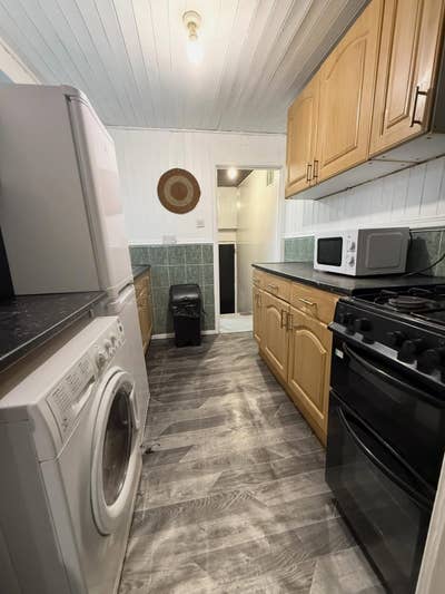 3 Bedroom Flat | Northcote Street | S117 Main Photo
