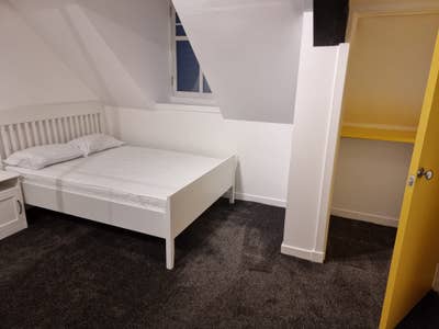 Looking for flatmate for next uni year Main Photo