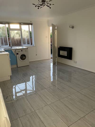 Large Flat With Drive and Garden Main Photo