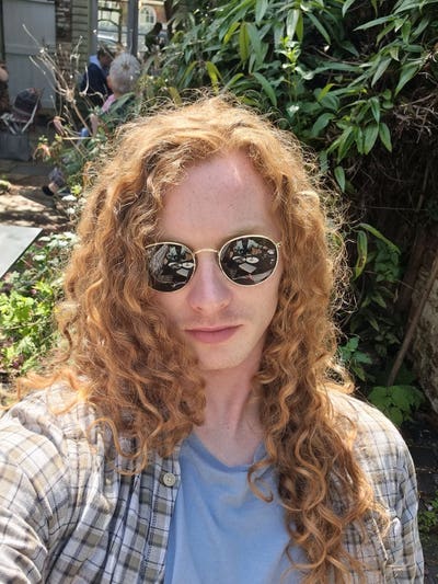 I am a professional male aged 29. I am lookin... Main Photo