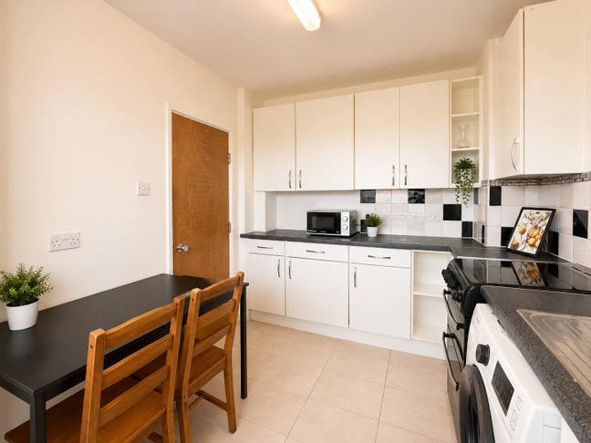 4 Bed Flat near Queen Mary Main Photo