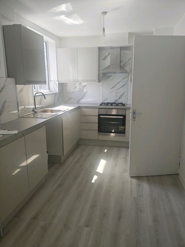 Large 3 bedroom in walthamstow Main Photo