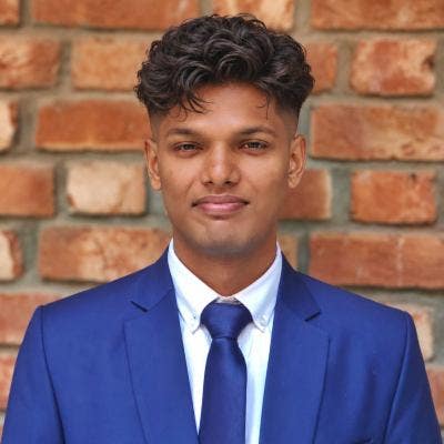 Professional Male seeks a single or double room Main Photo