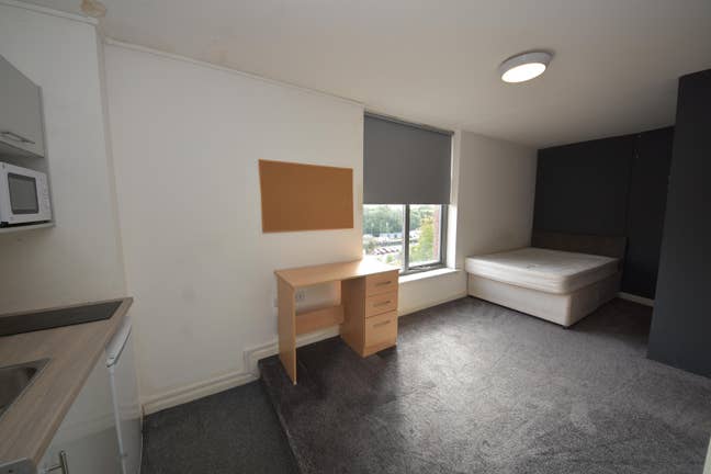 🏡 King St West-2nd Floor Studio-Town Centre Main Photo
