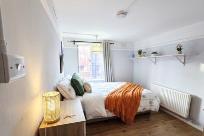 Double Room -Balcony- Bills & Cleaning Included Main Photo