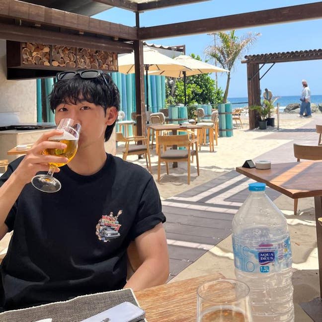 Professional Male seeks a single or double room Main Photo